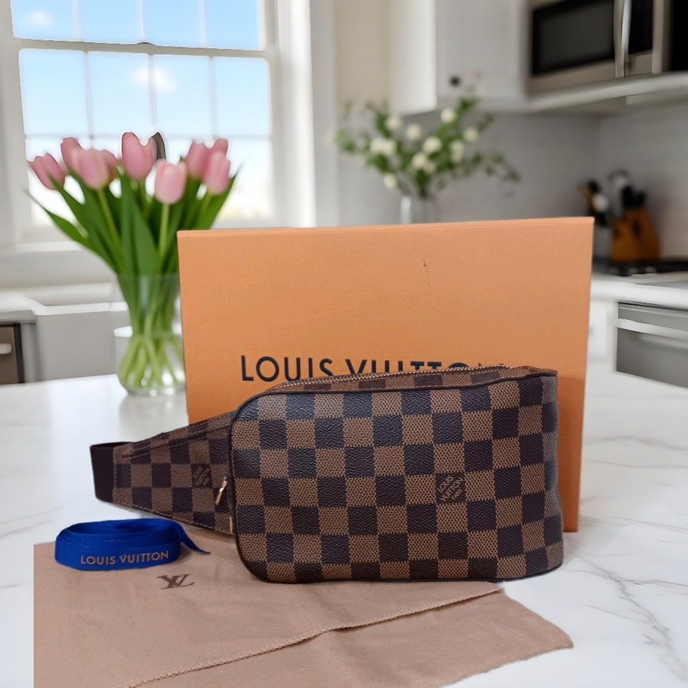 Louis Vuitton EUC ✨ Damier Ebene Geronimos Belt Crossbody Bag Bumbag W/BOX - Picture 9 of 16